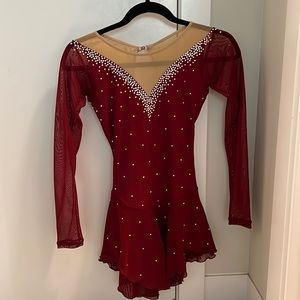 Custom woman’s small figure skating dress for competition